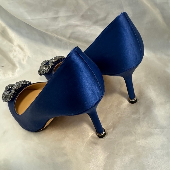 Manolo Blahnik Blue Satin Heels with Embellished Buckle - Picture 3 of 9